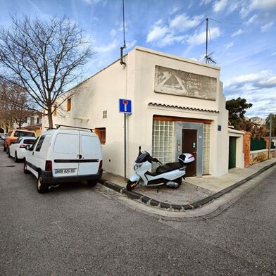 Local industriel  763 €