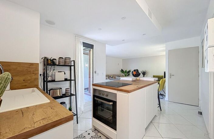 Appartement À Vendre 3 pièces ST RAPHAEL — photo 2