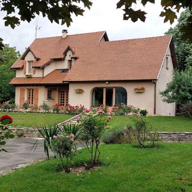 Maison 6 pièces 180000 €