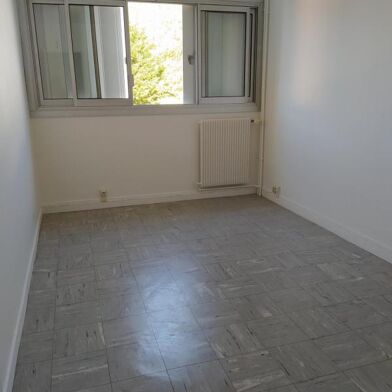 Appartement 3 pièces 498 €