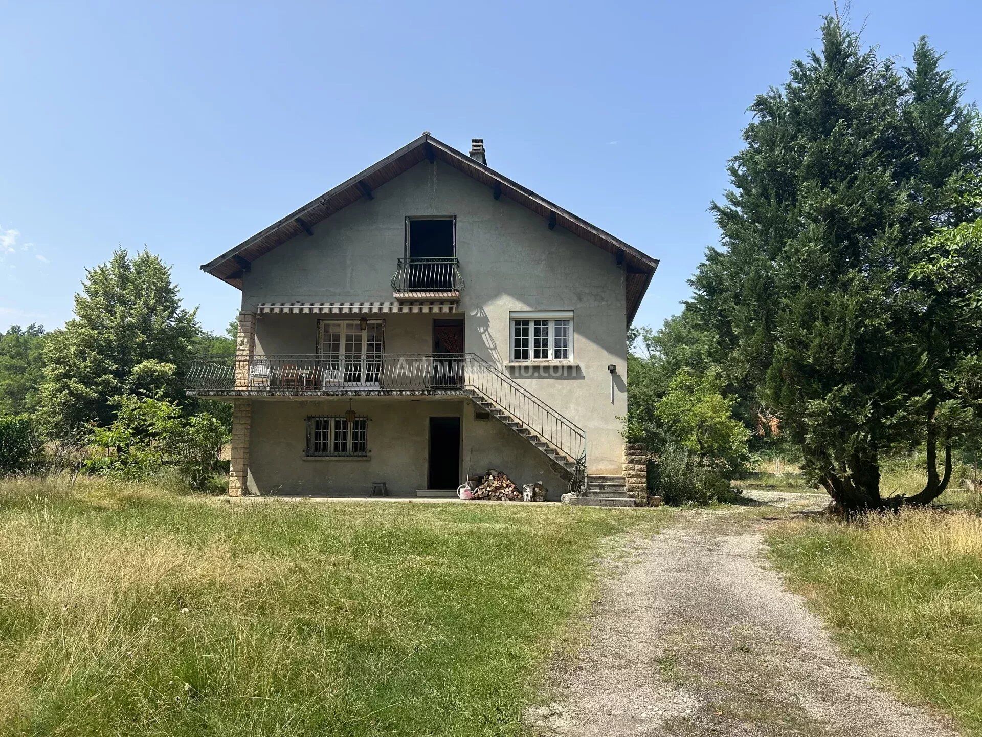 Maison 6 pièces 168 m² · à Saint-Victor-de-Morestel · 168 m² · 255 000 €
