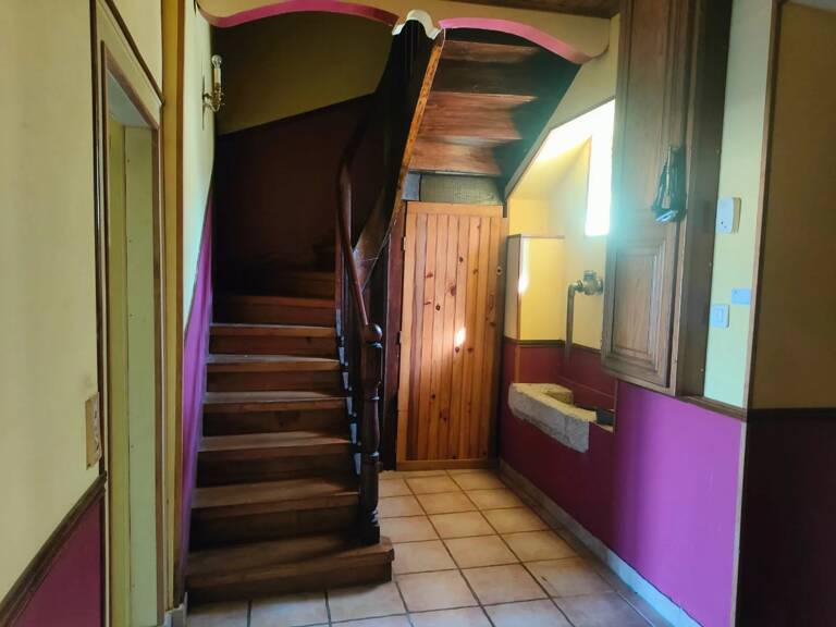 Maison de village à Cussac avec cheminée et jardin clôturé — photo 1