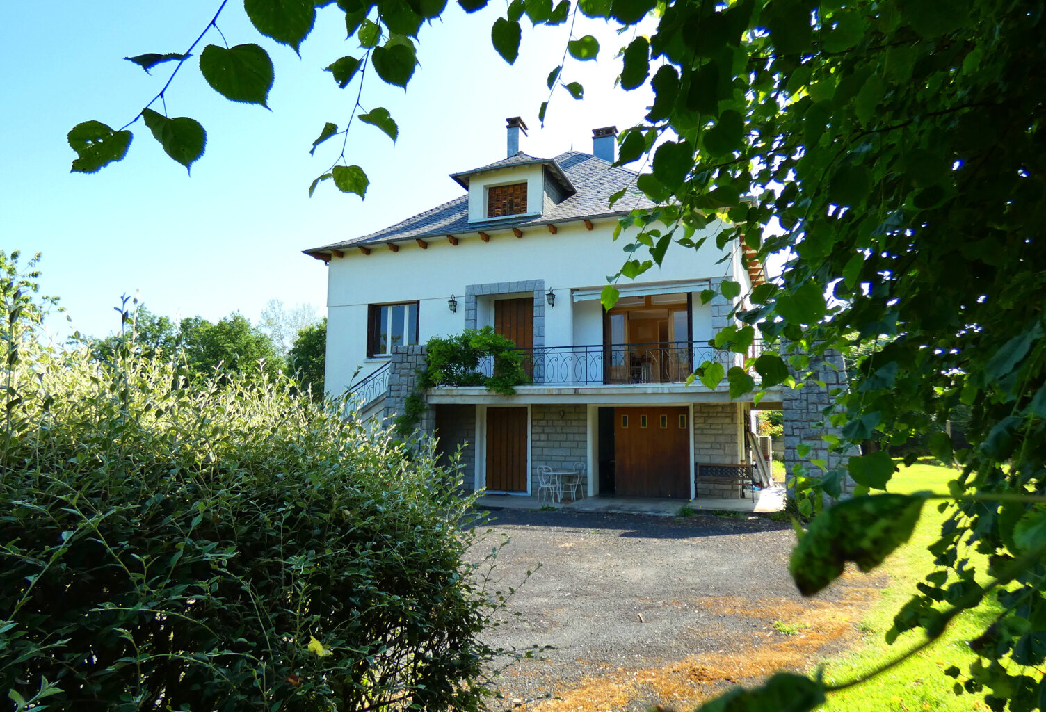 MAISON FAMILIALE AVEC APPARTEMENT — photo 1