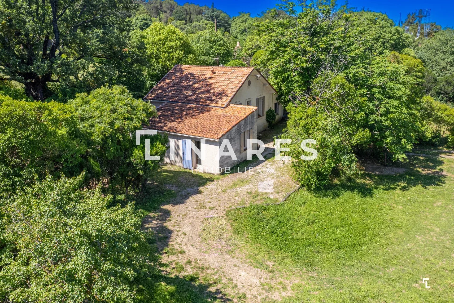 Villa / Maison  T5 à vendre Aix-en-Provence 13100