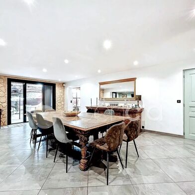 Maison 6 pièces 999900 €