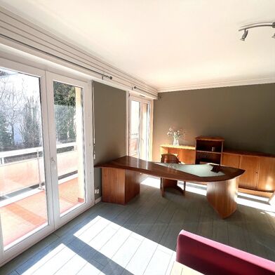 Bureau 4 pièces 195000 €