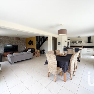 Maison 7 pièces 349000 €