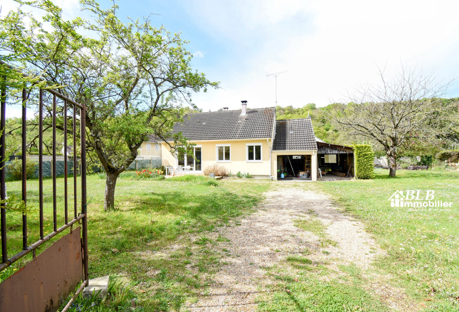 MAISON PLAIN-PIED - 2 CHAMBRES - GARAGE - JARDIN - GARENNES — photo 1