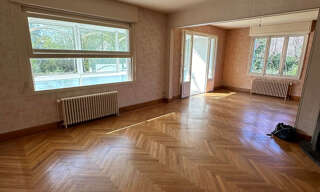 Commerce 9 Pièces 174 m² à louer à Bressuire (79300)