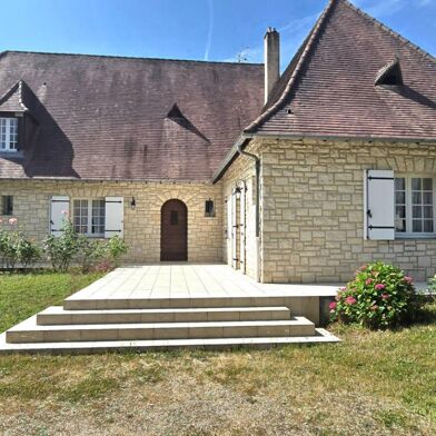 Maison 280 pièces 346500 €