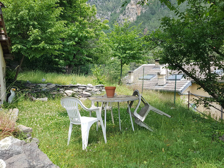 Studio avec cour et cave - ST DALMAS DE TENDE — photo 1