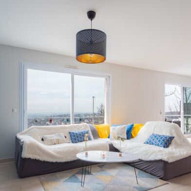 Maison 7 pièces 2500 €