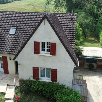 Maison 10 pièces 300000 €