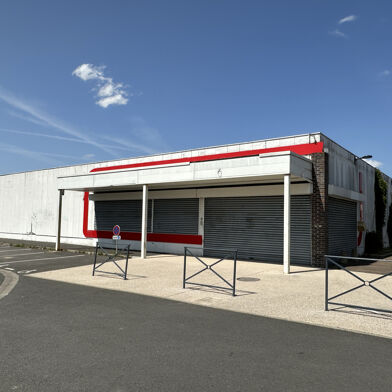 Commerce  83000 €