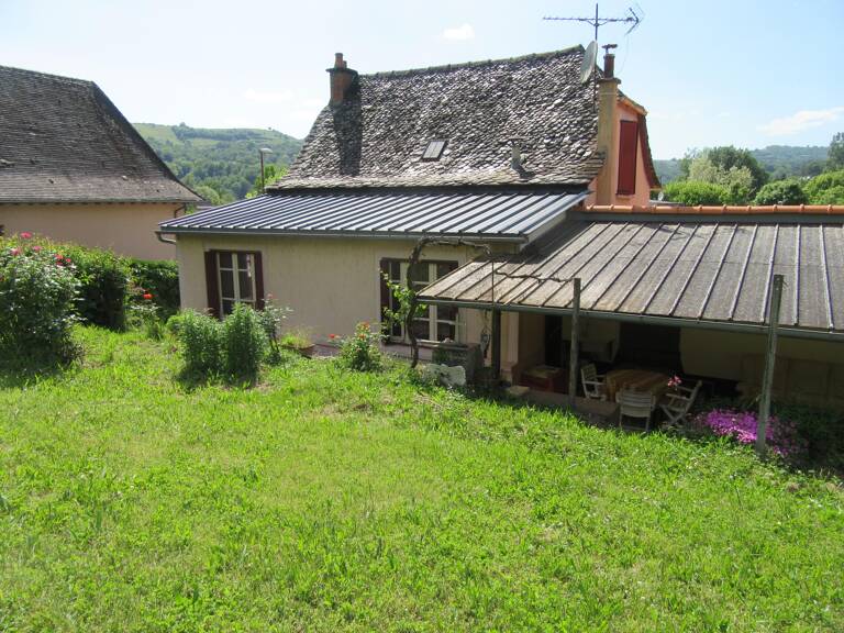 EXCLUSIVITE SAINT CYPRIEN Centre de Saint Cyprien, maison T4 en pierre avec jardin et dépendances — photo 1