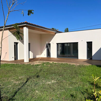 Maison 4 pièces 440500 €