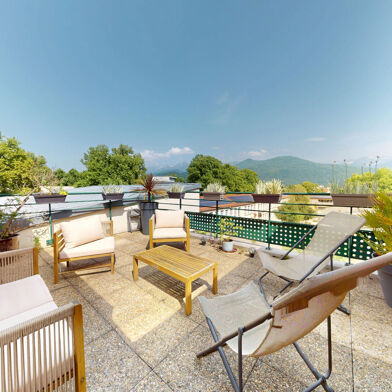 Appartement 4 pièces 240000 €