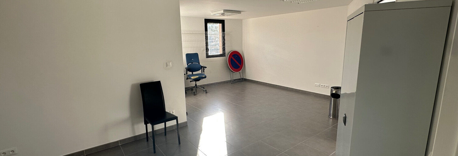 Bureau  43 m² à louer à Velaux (13880)
