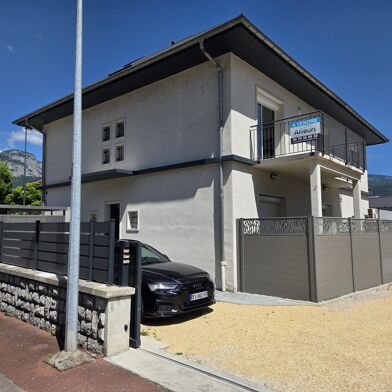 Appartement 4 pièces 330000 €