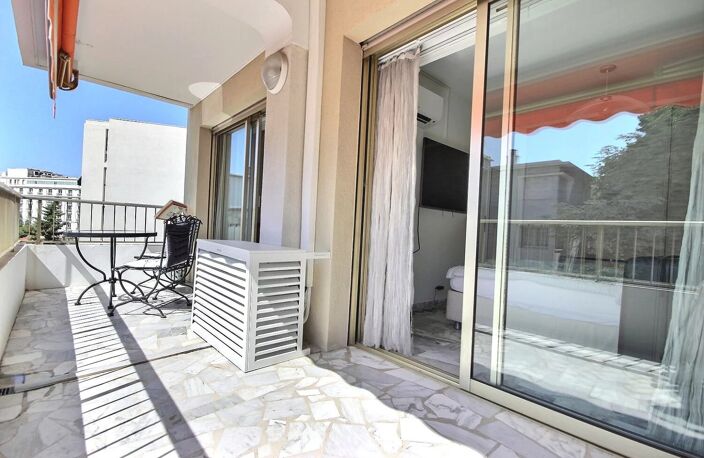 Cannes - Basse Californie - 2 Pièces en Étage Élevé avec Terrasse et Parking - Proche Croisette — photo 3