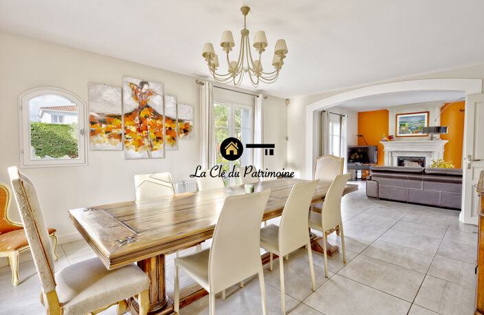 MAGNIFIQUE MAISON FAMILIALE - 8 PIECES - MÉRIGNAC CHEMIN LON — photo 4