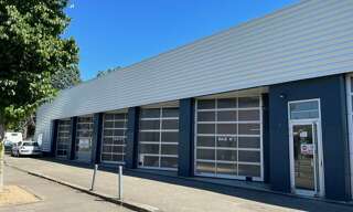 Commerce  740 m² à louer à Vénissieux (69200)