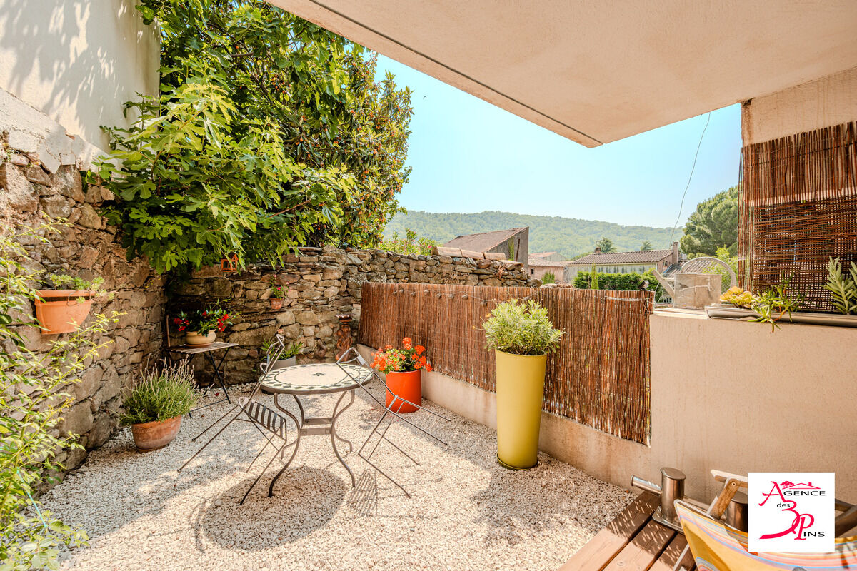 Maison de Village   T5 à vendre Collobrières 83610