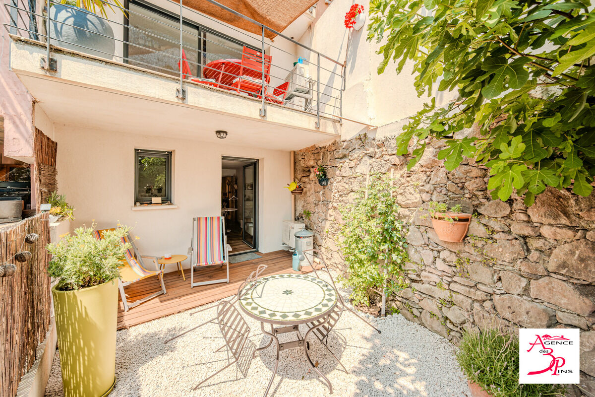 Maison de Village   T5 à vendre Collobrières 83610
