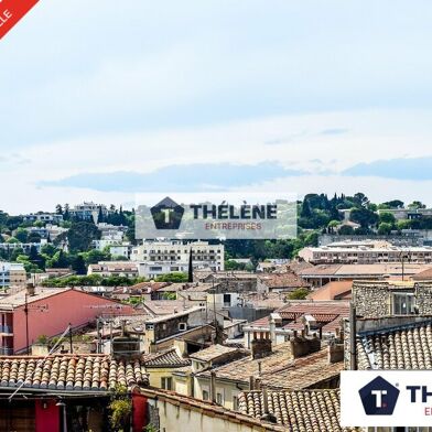 Commerce  300000 €