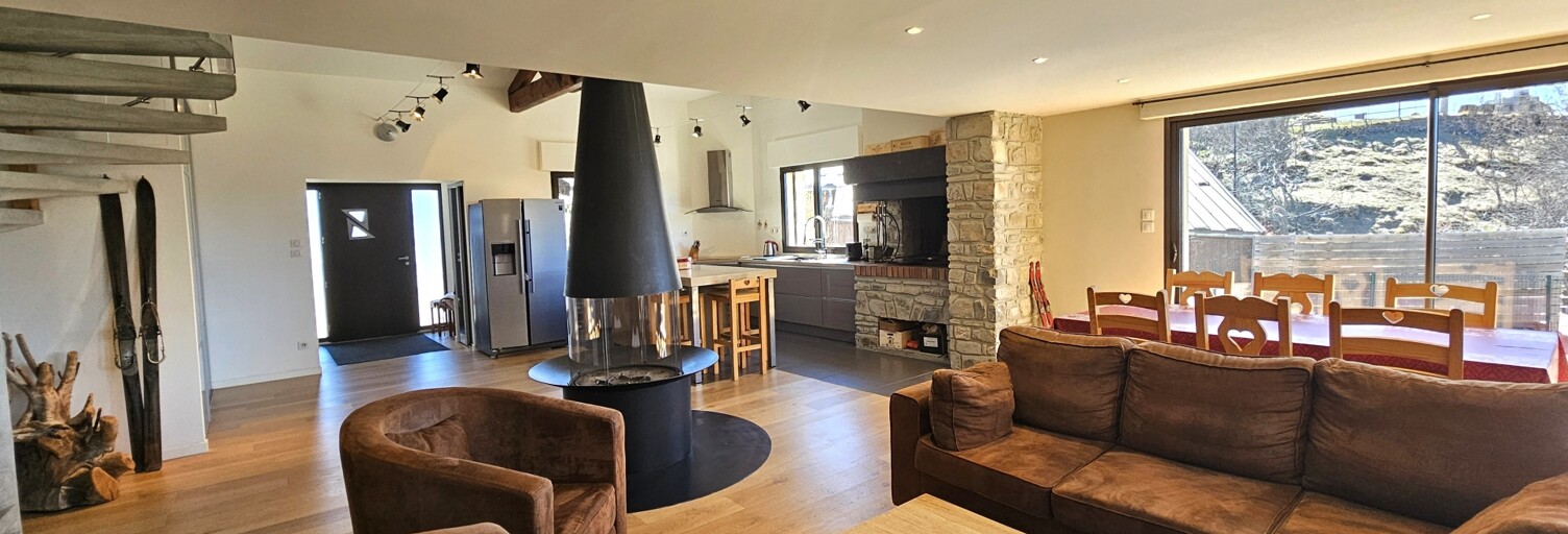 Maison 10 Pièces 286 m² à vendre à Saint-Apollinaire (05160)