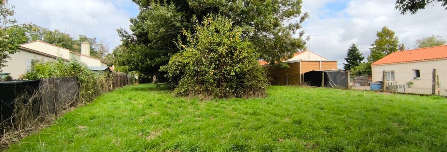 Terrain  700 m² à vendre à Moutiers-les-Mauxfaits (85540)