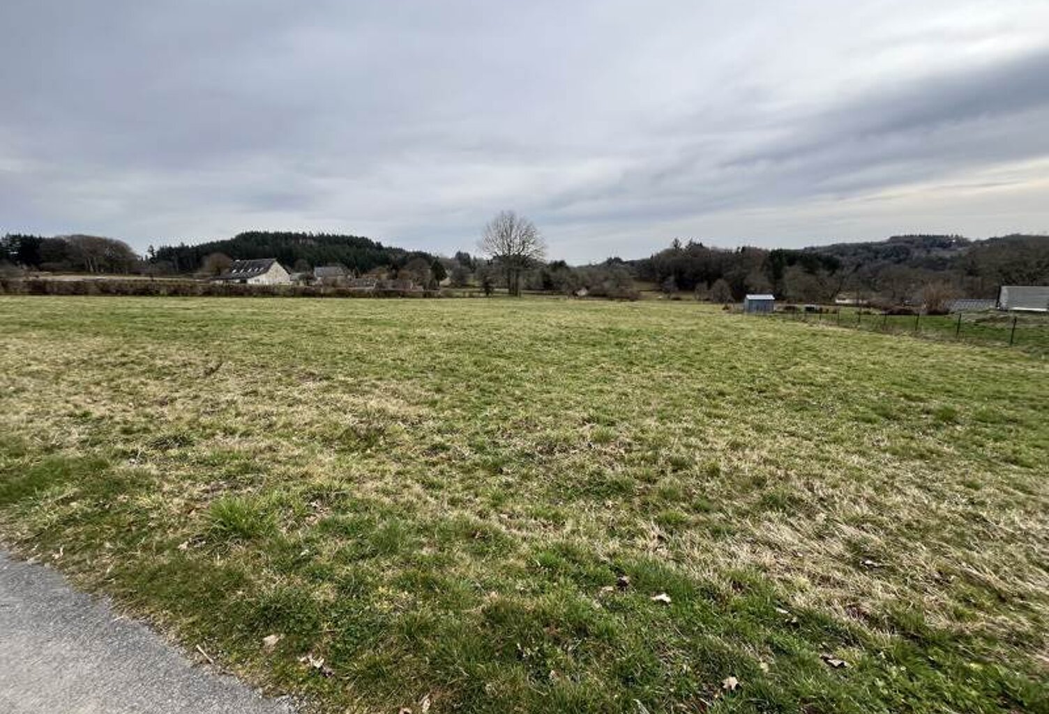 Terrain à bâtir de 0 pièces principales — photo 1