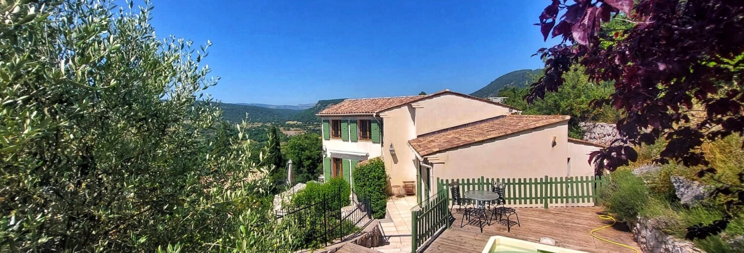 Maison 5 Pièces 112 m² à vendre à Coursegoules (06140)