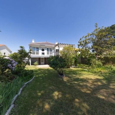 Maison 8 pièces 299697 €