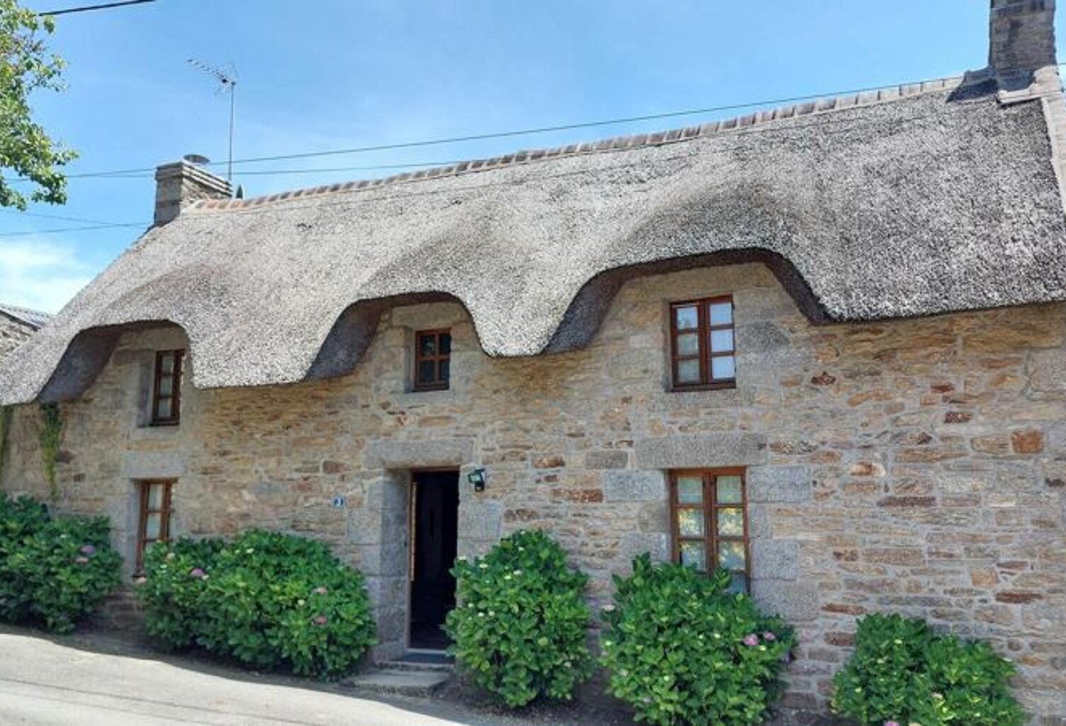 Maison en pierre de 6 pièces principales — photo 1