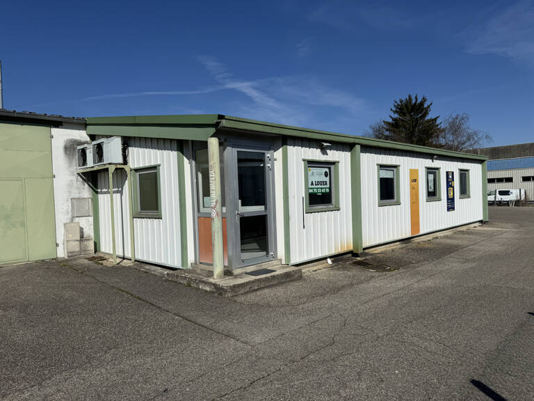 Local commercial avec bureaux et atelier — photo 1