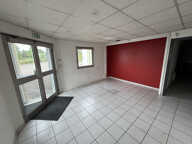 Local commercial avec bureaux et atelier — photo 2