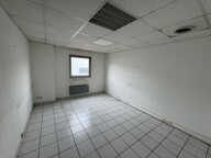 Local commercial avec bureaux et atelier — photo 3