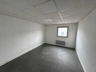 Local commercial avec bureaux et atelier — photo 4