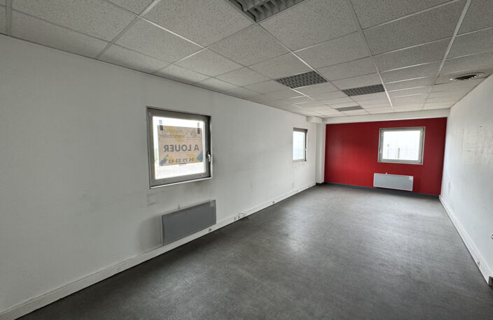 Local commercial avec bureaux et atelier — photo 5