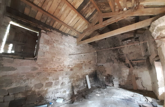 grange en pierre de 30 m2 à restaurer avec cave voûtée et te — photo 4