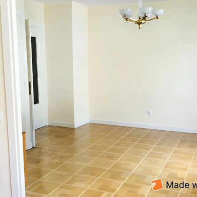 Appartement 4 pièces 1050 €