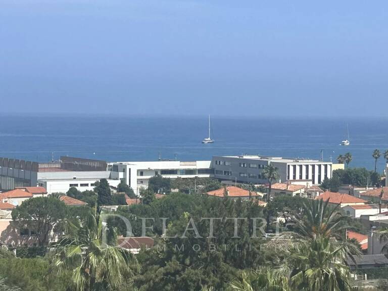 ANTIBES-Vue Féérique-Dernier étage-164 m² — photo 1