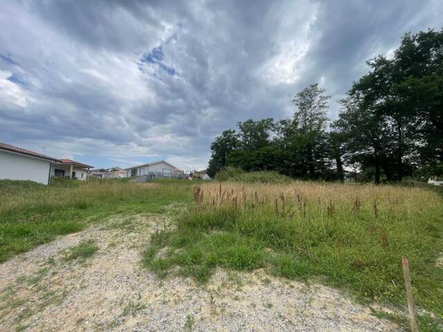 Terrain viabilisé 897 m² – Pouillon (40) – Libre constructeur — photo du bien