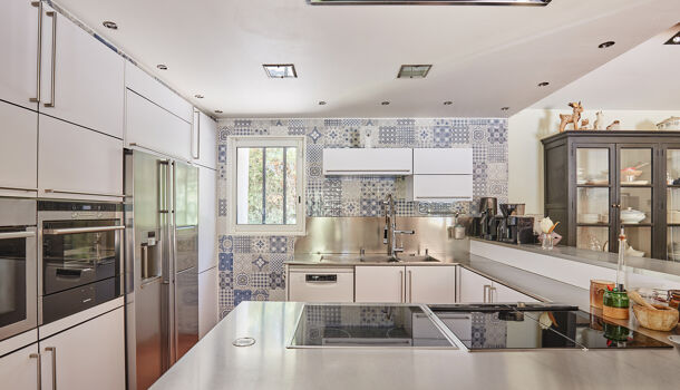 Villa / Maison 9 pièces  à vendre Aix-en-Provence 13100