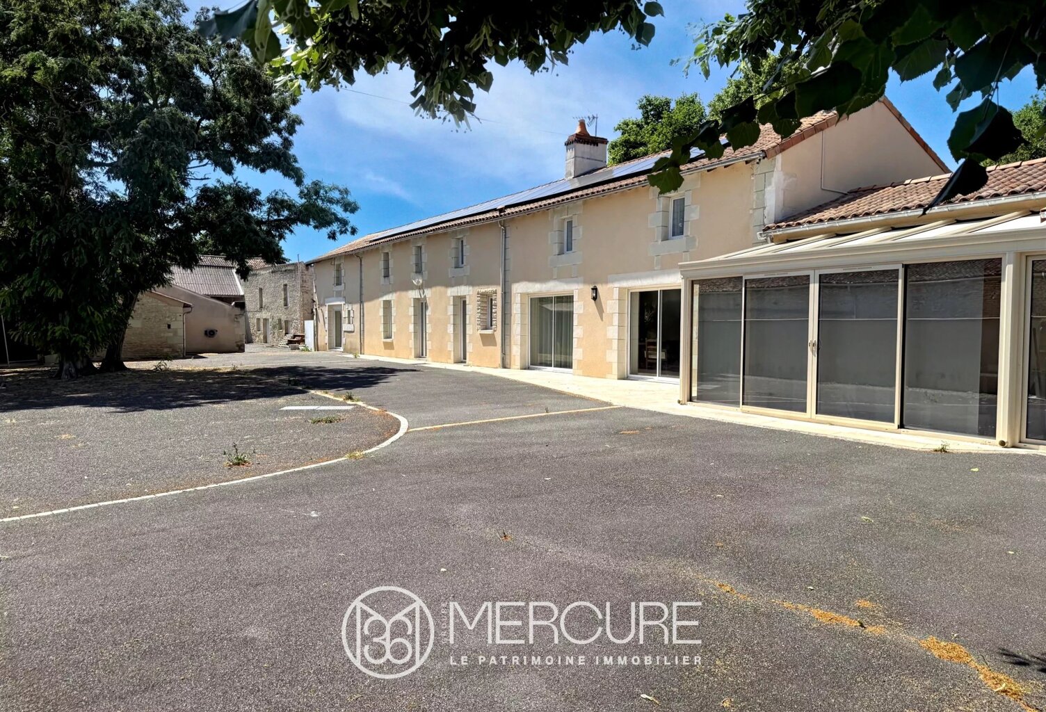 MAISON RENOVEE 215 M² AVEC MAISON ANNEXE 85 M² — photo 1