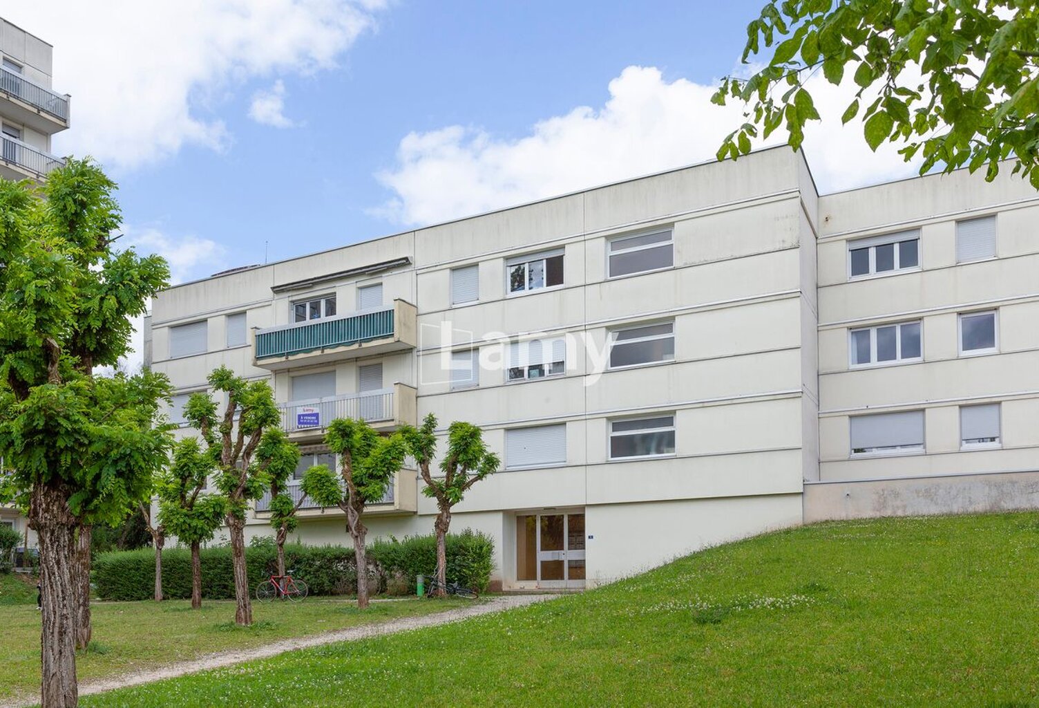 Parking + Appartement + Parking — photo 1