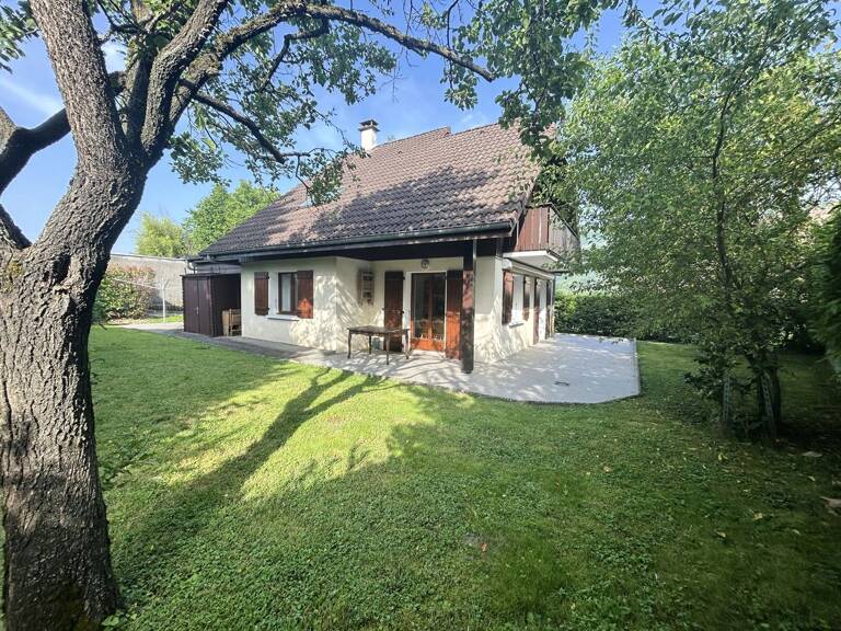 Villa Individuelle dans un quartier résidentiel — photo 1