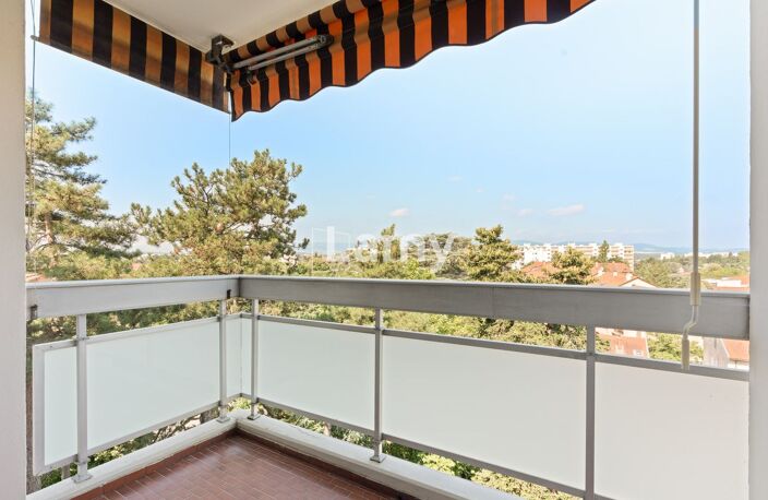 Appartement traversant avec belle vue dégagée — photo 2