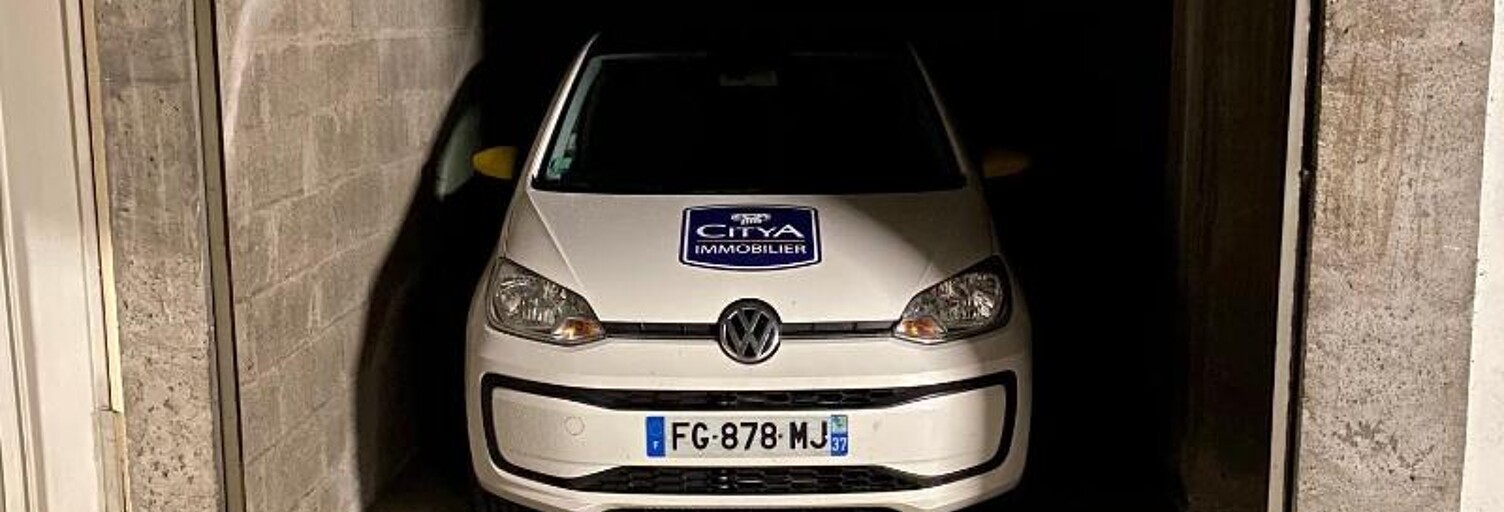 Garage   m² à louer à Tours (37000)